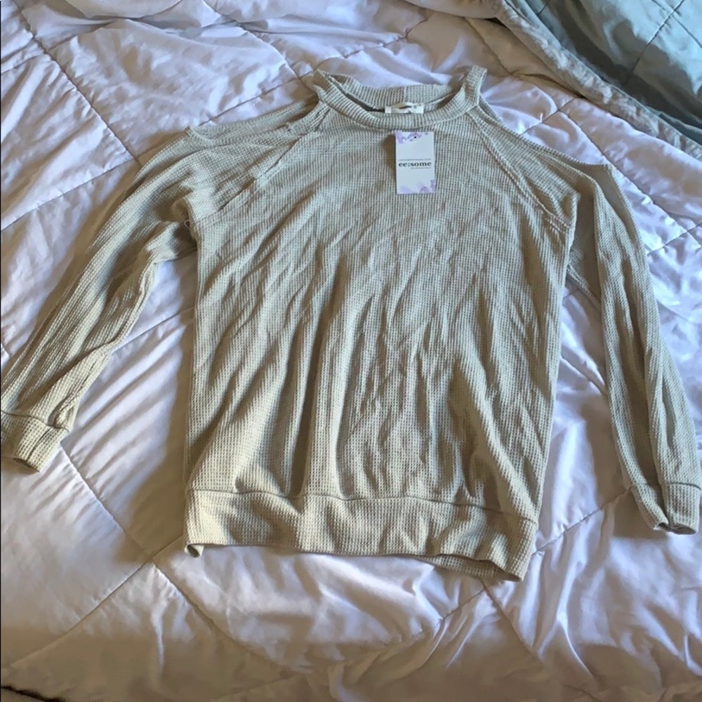 Grey cold shoulder sweater shirt M